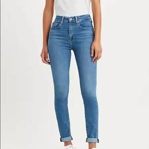 721 High Waisted Levi’s
